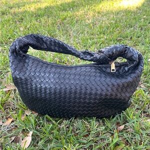 Melie Bianco Elegant Black Woven Vegan Women's Bag